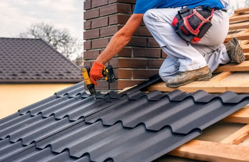 Professional vs. DIY Roof Maintenance